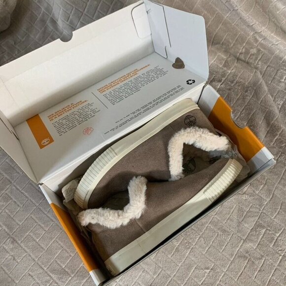 Timberland Women 8.5 Slip On Sneakers Taupe Beige Suede Skyla Bay Faux Fur Lined - Picture 9 of 10